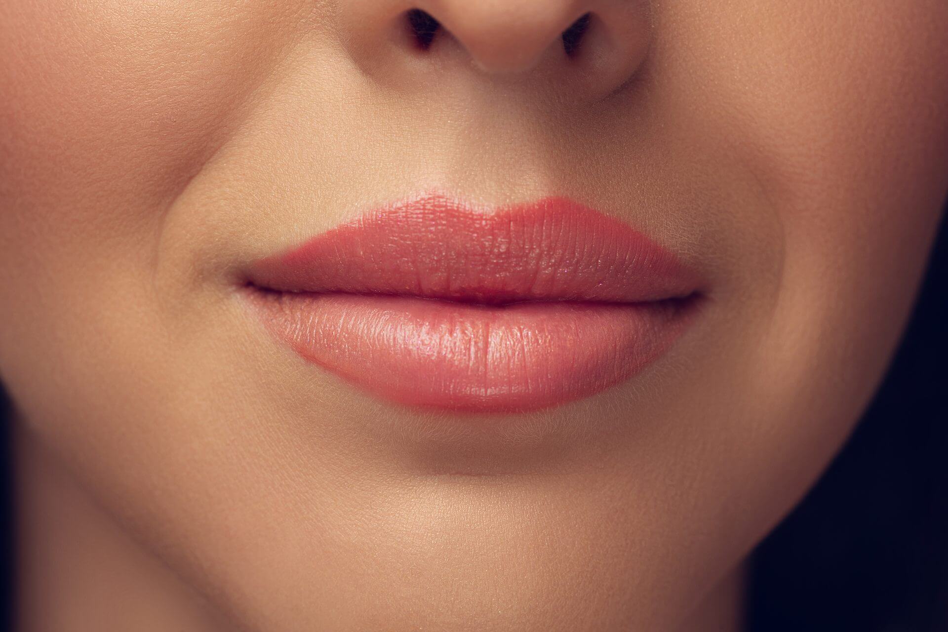 Close up of female who has applied teoxane 3d lip gel